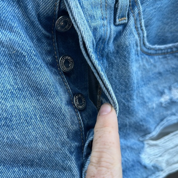 Levi 501 distressed button up cutoff Size 26 denim cutoff shorts - Picture 2 of 6